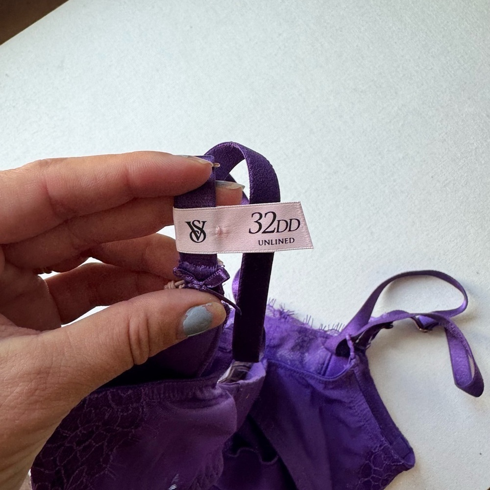 NWT Victoria Secret Purple Lace Push Up Bra 32DD - Picture 3 of 6